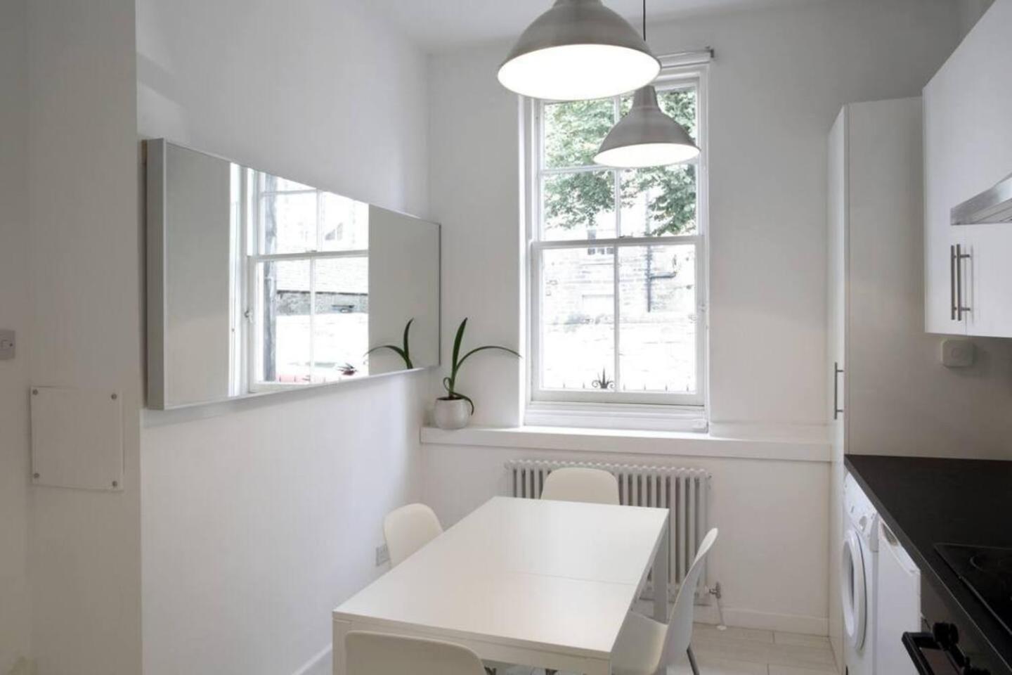 Beautiful Scandi-Inspired One Bed In Stockbridge Édimbourg Extérieur photo